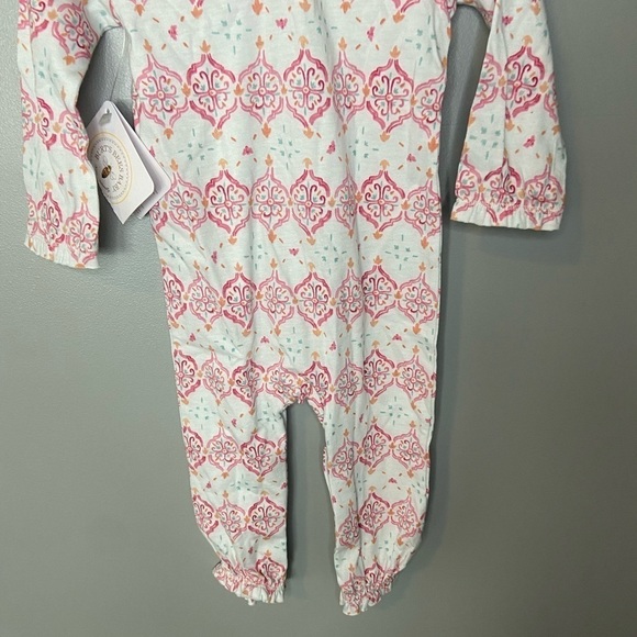 NWT Burt’s Bees Baby Ruffle Collar Onesie One Piece - Picture 7 of 10